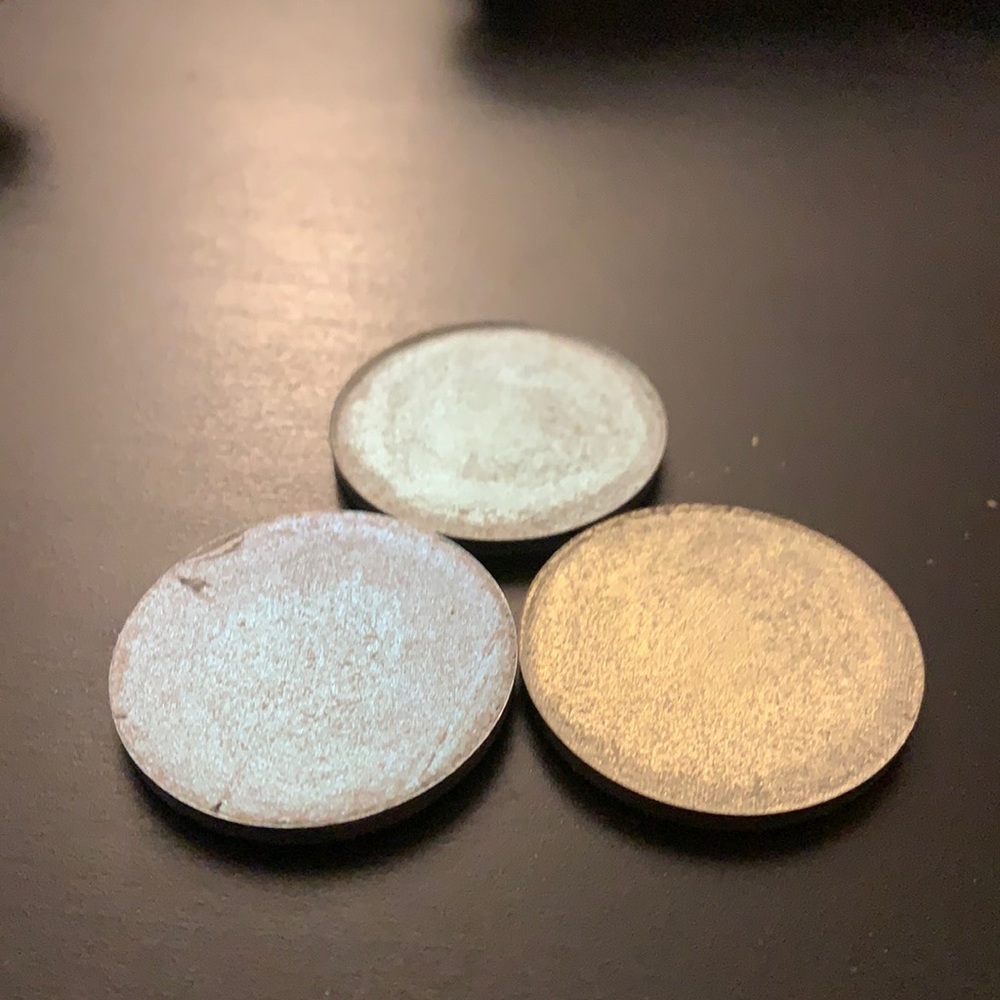 Looxi beauty highlighters and Klarity shadow